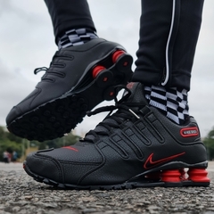 NIKE SHOX NZ 4 MOLAS PRETO C VERMELHO Dk Store