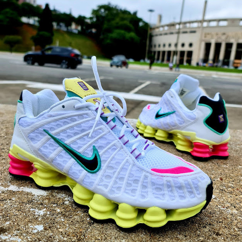 NIKE SHOX TL 12 MOLAS - BRANCO C/ AMARELA E ROSA