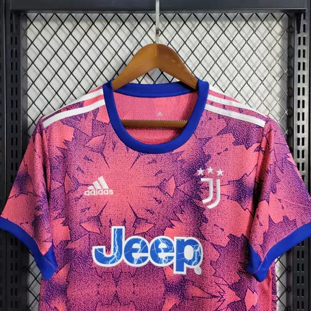 Camisa Juventus III 2022/2023 Torcedor Masculina - Rosa e Azul