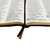 biblia-sagrada-naa-slim-couro-legitimo-editora-sbb-46627-min-detalhe