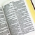 biblia-sagrada-rc-letra-grande-com-harpa-avivada-e-corinhos-luxo-semiflexivel-marrom-editora-ebenezer-sku-45901-detalhe-interno