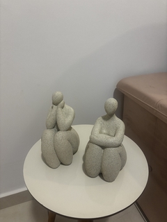 escultura mulher na internet