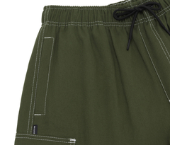 Fine Line Cargo Shorts in Green na internet