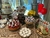 Mini chapeuzinhos para decorar doce na internet