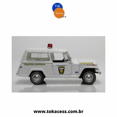 Miniatura 1:64 Green Light - Hot Porsuit - Series 35 - 1969 Jeep Jeepster na internet