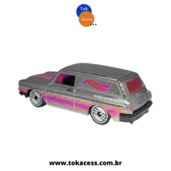 Miniatura 1:64 Hot Wheels - Ultra Hots - Custom 1969 Volkswagen Squareback - HLH92-D511 - Tok Acess