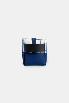 NECESSAIRE PERSONALIZADA EM TECIDO IMPERMEÁVEL AZUL MARINHO - Signora | Estilo & Decor