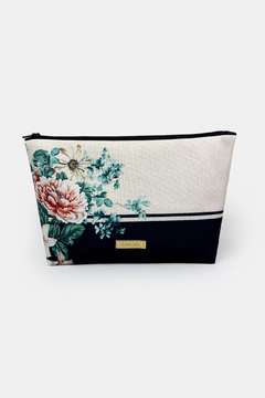 necessaire-feminina-para-viagem-estampada-floral