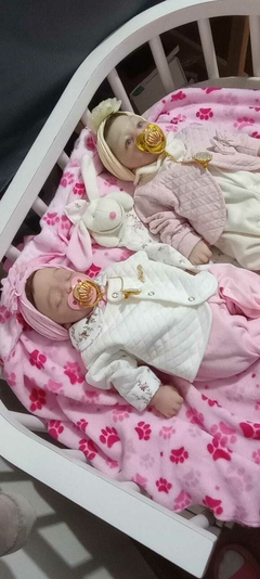 BEBÊ DE SILICONE SÓLIDO MENINA MAMA E FAZ XIXI