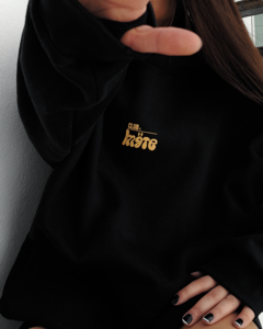 Buzo negro con capucha new arrivals