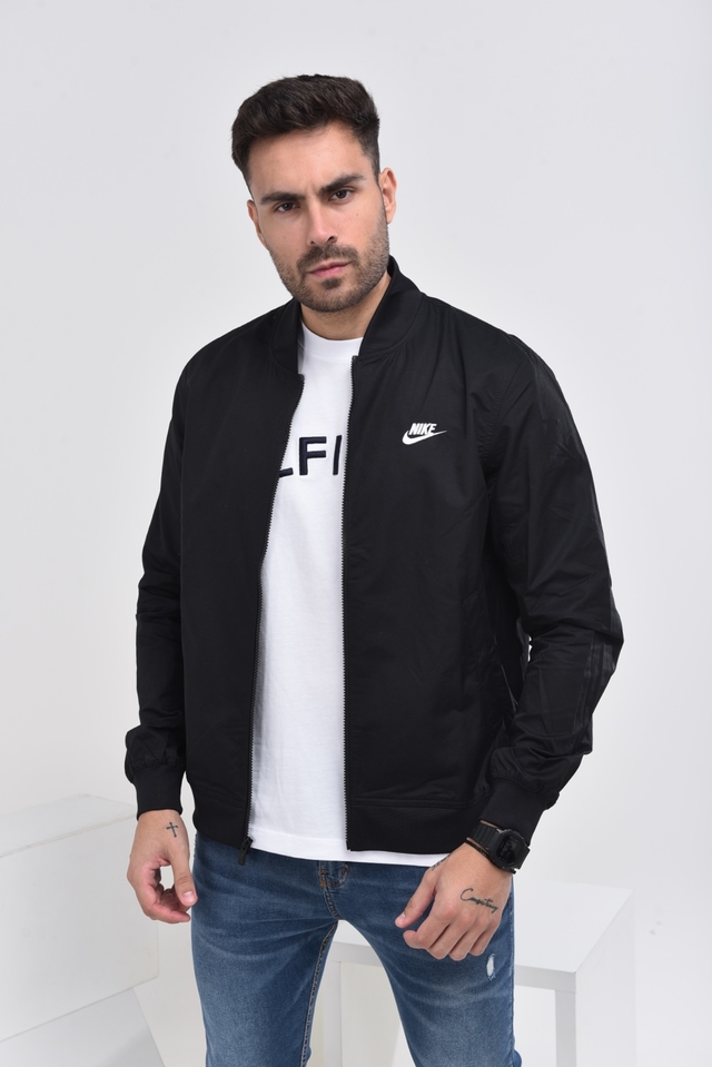 JAQUETA NIKE SPORTSWEAR SPORT ESSENTIALS PRETO