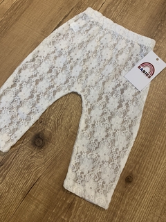 Calça de renda branca floral - comprar online