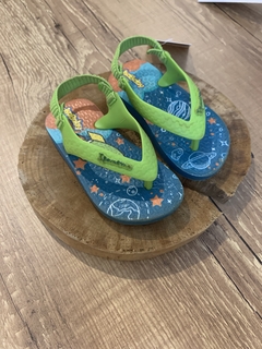 Chinelo verde e azul (Grendene) - Babies Move Brecho