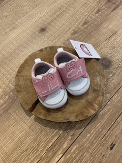 Tenis rosa e branco com poazinho (Lilica Ripilica) - comprar online