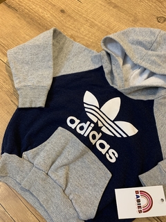 Blusa moletom com capuz cinza e azul - Inspiracão Adidas - Babies Move Brecho