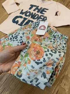 Conjunto blusa manga longa rosa + calça jeans estampada floral colorido (Quimby)