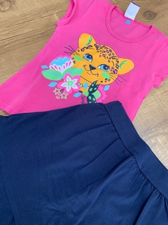 Conjunto blusa rosa oncinha + short saia azul - Babies Move Brecho