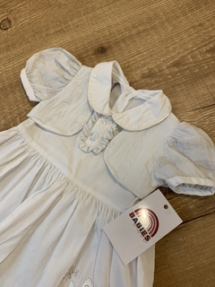 Vestido canelado branco com gola inglesa e botões - Babies Move Brecho