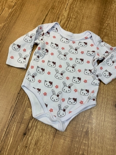 Body branco com estampa - coelhinho e gatinho (Iazê) - comprar online