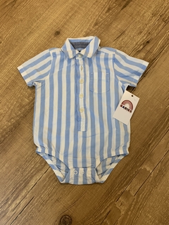 Body camisa listrado branco e azul claro com bolsinho (Osh Kosh)