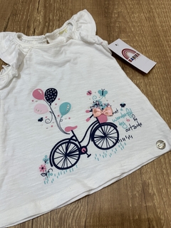 Blusa branca com maga flutuante - bicicletinha - Babies Move Brecho