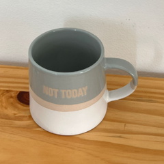 Taza Mug Conico Cerámica Not Today Gris 515 Ml