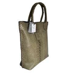 PAULA VERDE MILITAR CUERO CROCO (manija corta con broche) - KUTZ HANDBAGS