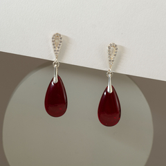 Aros base plata, gota checa roja, cristal y rosa - tienda online