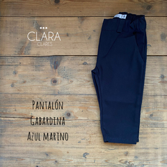 Pantalón azul de gabardina