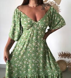 Vestido longo com mangas na internet