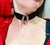 Gargantilha Choker Veludo Fino Preto com Pingente Orgânico Oval Vazado Dourado e Prata Folheado Verniz Italiano Luxo Moda