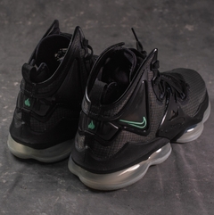 Imagen de Nike Lebron XIX "Black Anthracite Green Glow"