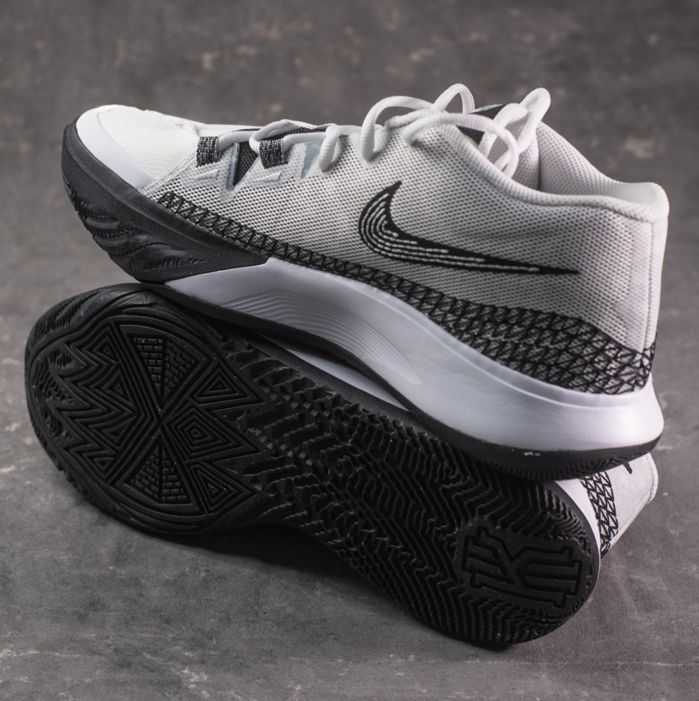 Chaussure de basketball kyrie flytrap top
