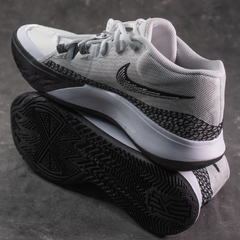 Imagen de Nike Kyrie Flytrap VI "White Black"