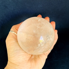 Esfera de cuarzo cristal en internet