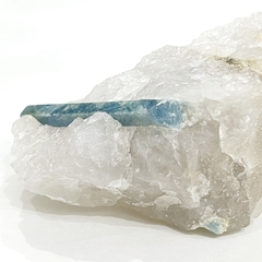 Pieza de aguamarina en matriz de cuarzo - Ser Mineral