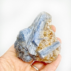 Cianita azul en matriz de cuarzo - Ser Mineral