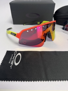 Gafas Oakley Sutro Sweep Vented Marco Naranja Patilla Amarillas Espejado Naranja - MendoBike