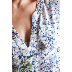 Camisa de crepe florida Shoulder - loja online