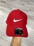 Boné Nike Vírgula Branca - Vermelho