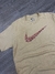 Camisa Nike Street - Vírgula caixas da Nike - Bege - comprar online