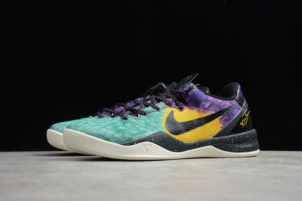 Kobe 8 violet 2025