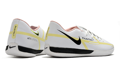 Chuteira Futsal Nike Phantom GT2 na internet