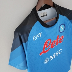 Camisa Napoli Home 22/23 Torcedor EA7 Masculina - Azul - Esporte Chique - A sua loja de Importações de Artigos esportivos