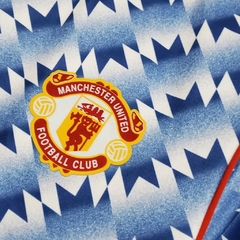 Camisa Manchester United Retrô 1990/1992 Azul e Branca - Adidas - Esporte Chique - A sua loja de Importações de Artigos esportivos