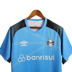 Camisa Grêmio Treino 23/24 - Torcedor Umbro Masculina - Azul com detalhes em preto - Esporte Chique - A sua loja de Importações de Artigos esportivos