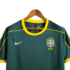 Camisa Goleiro Seleção Brasileira Retrô 1998 Nike Torcedor Masculina - Verde escuro com detalhes em branco e amarelo - Esporte Chique - A sua loja de Importações de Artigos esportivos