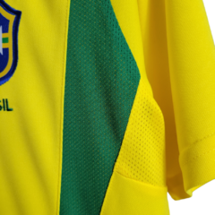 Camisa Seleção Brasileira Retrô I 2002 Nike Torcedor Masculina -Amarela com detalhes em verde - Esporte Chique - A sua loja de Importações de Artigos esportivos