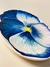Prato Decorativo pintado a mão | Flor azul na internet