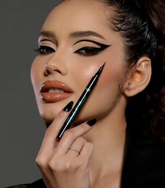 Caneta delineadora Perfect Liner CH